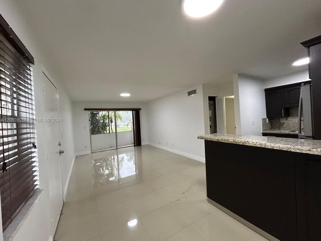 8701 SW 141st Street L3, Palmetto Bay, FL 33176
