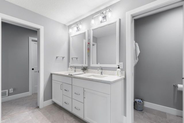 754 Shawnee Woods Road, Medina, MN 55340