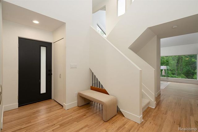 1907 Raymond Place, Bloomfield Hills, MI 48302