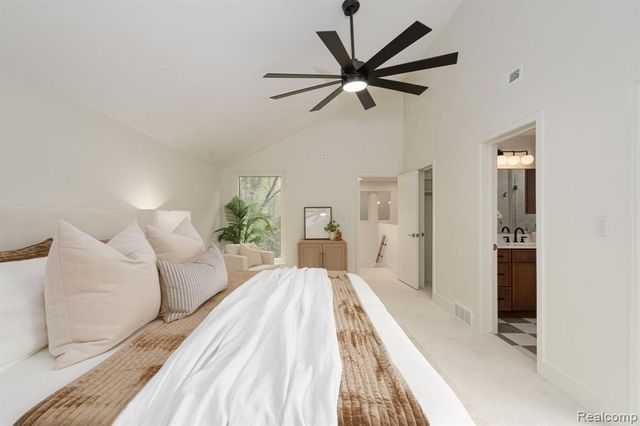 1907 Raymond Place, Bloomfield Hills, MI 48302