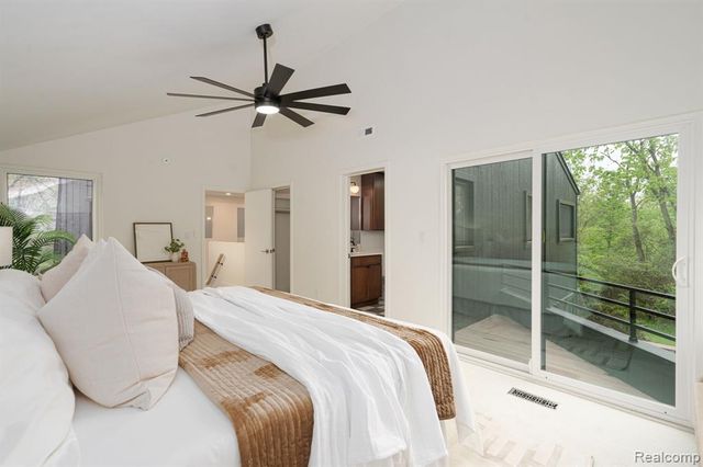 1907 Raymond Place, Bloomfield Hills, MI 48302