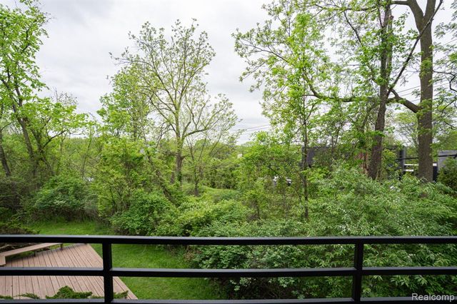 1907 Raymond Place, Bloomfield Hills, MI 48302