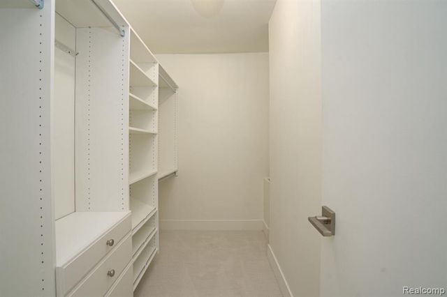 1907 Raymond Place, Bloomfield Hills, MI 48302