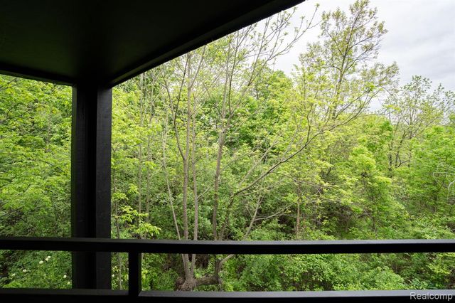 1907 Raymond Place, Bloomfield Hills, MI 48302