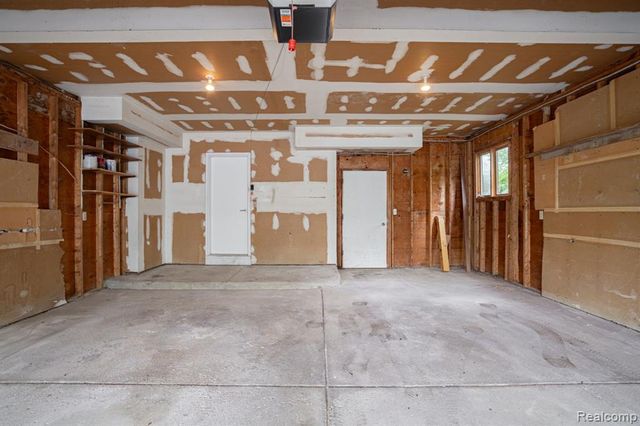 1907 Raymond Place, Bloomfield Hills, MI 48302