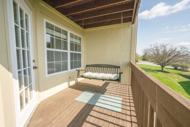 18 Highland Meadows Circle, 7, Highland Heights, KY 41076