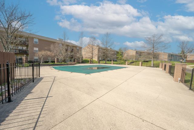 18 Highland Meadows Circle, 7, Highland Heights, KY 41076