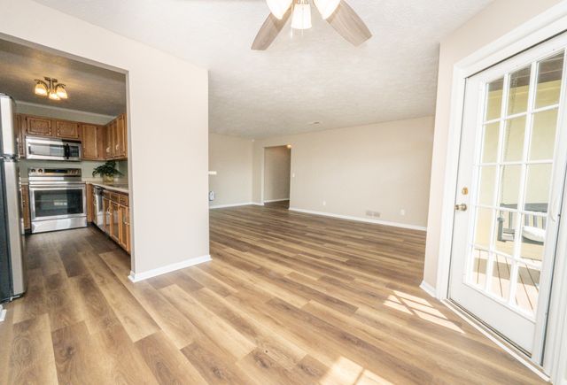 18 Highland Meadows Circle, 7, Highland Heights, KY 41076