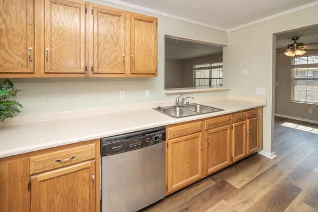 18 Highland Meadows Circle, 7, Highland Heights, KY 41076