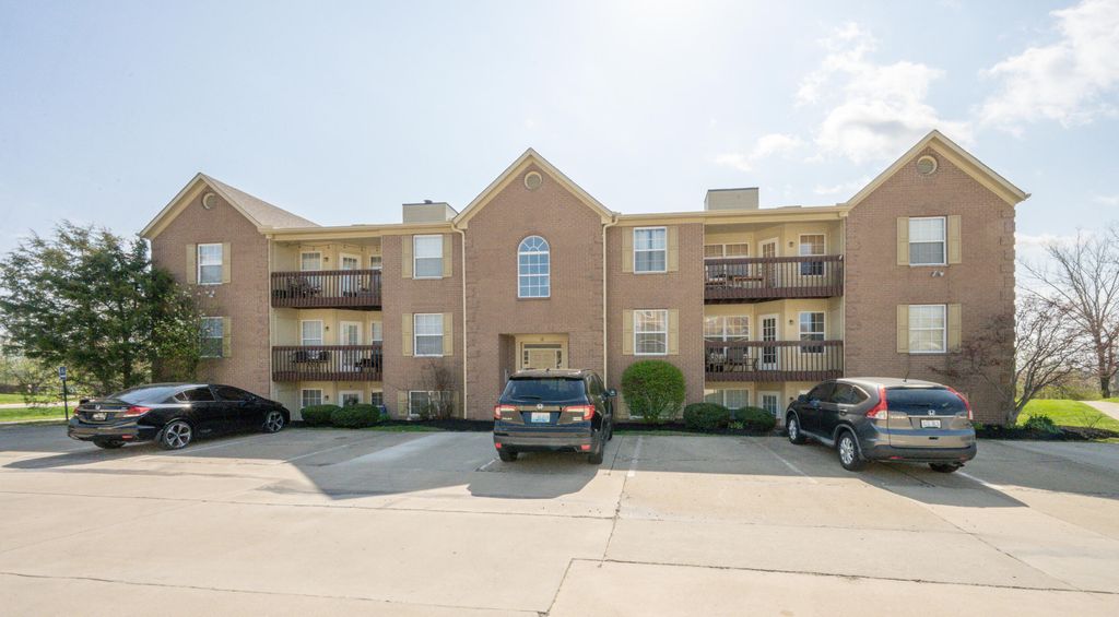 18 Highland Meadows Circle, 7, Highland Heights, KY 41076