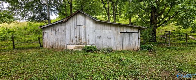 2039 Blackburn Road, Cornersville, TN 37047
