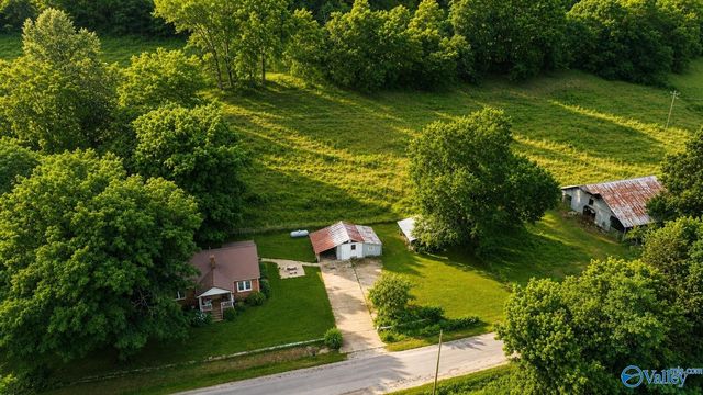 2039 Blackburn Road, Cornersville, TN 37047