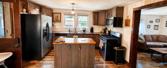 2039 Blackburn Road, Cornersville, TN 37047