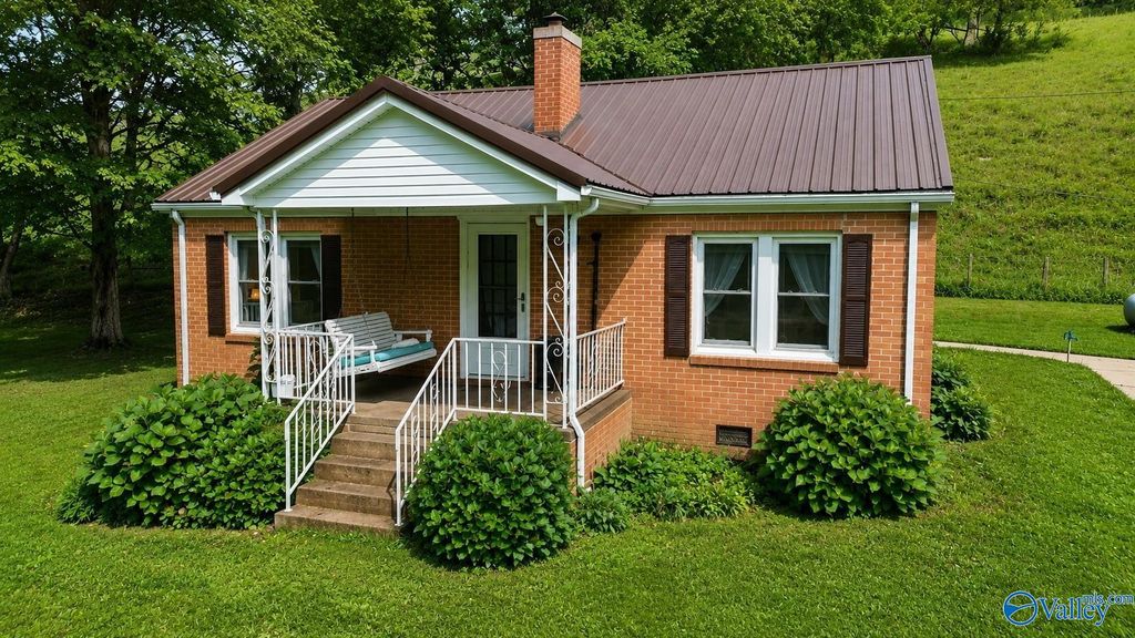 2039 Blackburn Road, Cornersville, TN 37047