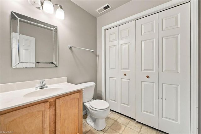 1344 Lighthouse Lane, Winston-salem, NC 27127