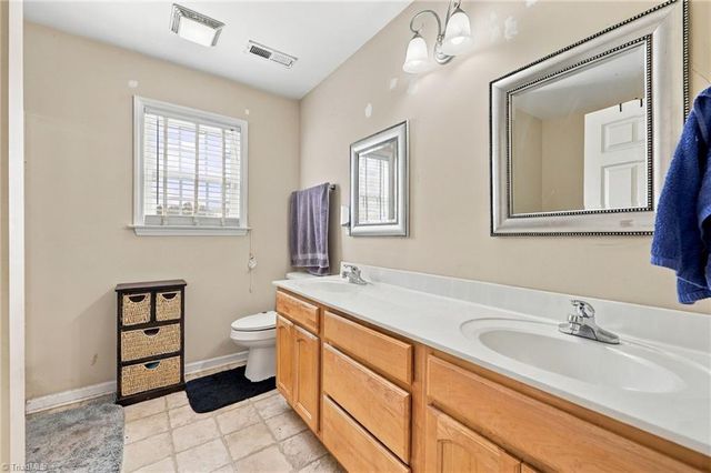 1344 Lighthouse Lane, Winston-salem, NC 27127