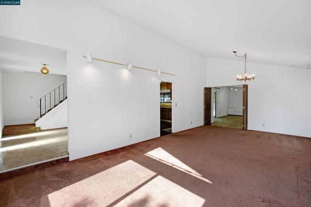 121 Violet Rd, Hercules, CA 94547