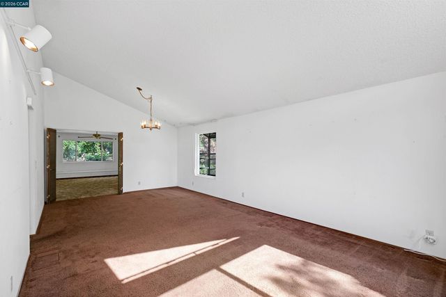 121 Violet Rd, Hercules, CA 94547