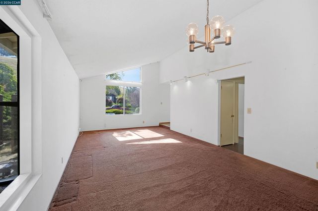 121 Violet Rd, Hercules, CA 94547