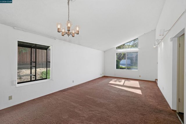 121 Violet Rd, Hercules, CA 94547