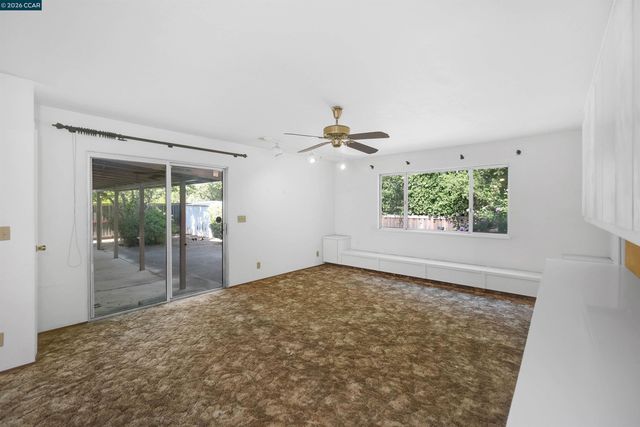 121 Violet Rd, Hercules, CA 94547