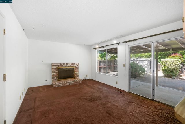 121 Violet Rd, Hercules, CA 94547