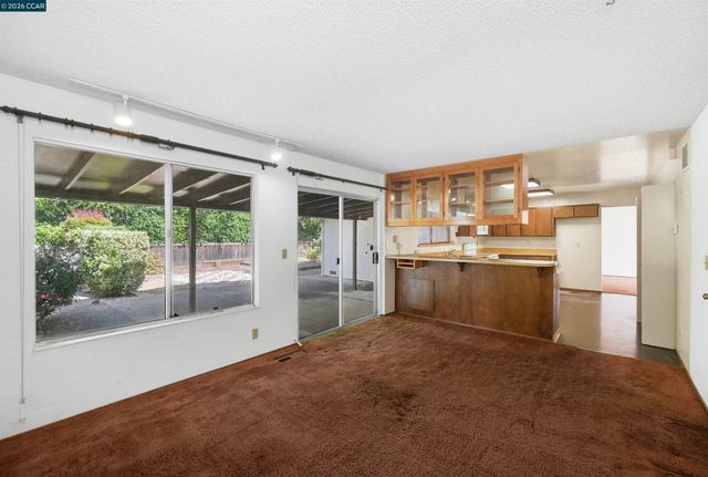 121 Violet Rd, Hercules, CA 94547