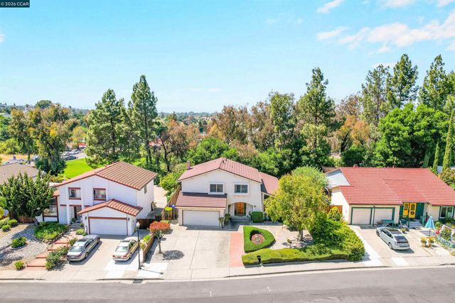 121 Violet Rd, Hercules, CA 94547