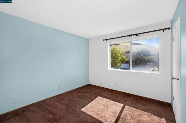 121 Violet Rd, Hercules, CA 94547