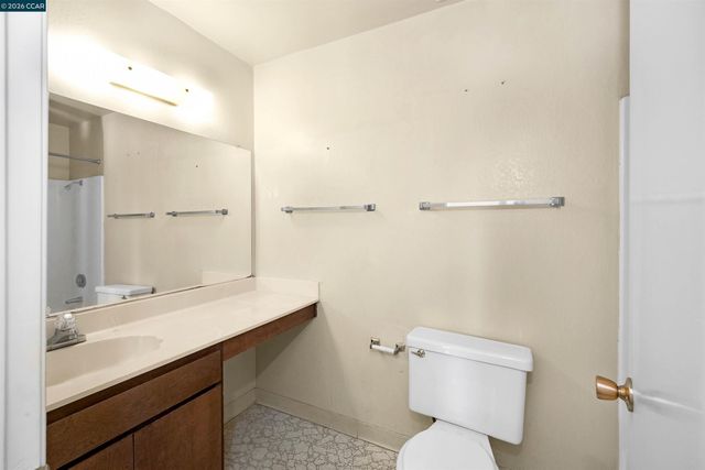 121 Violet Rd, Hercules, CA 94547