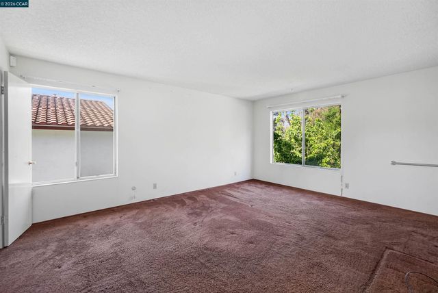 121 Violet Rd, Hercules, CA 94547