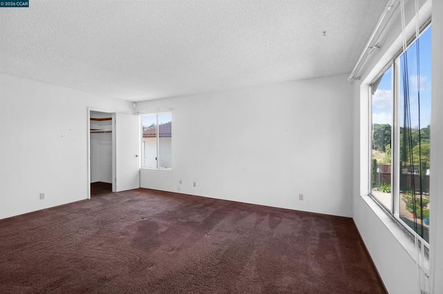 121 Violet Rd, Hercules, CA 94547