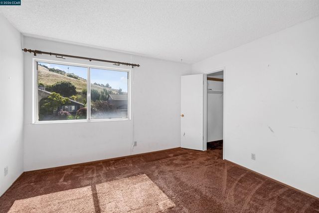 121 Violet Rd, Hercules, CA 94547