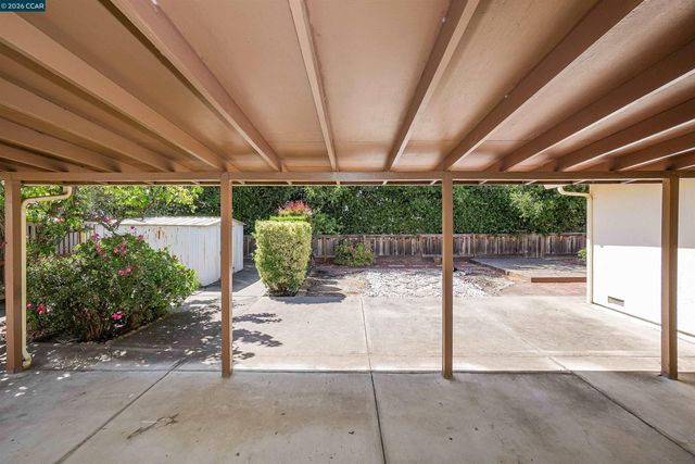 121 Violet Rd, Hercules, CA 94547