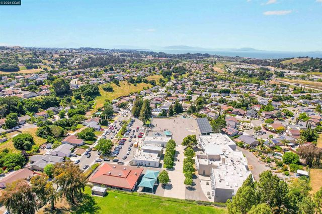 121 Violet Rd, Hercules, CA 94547