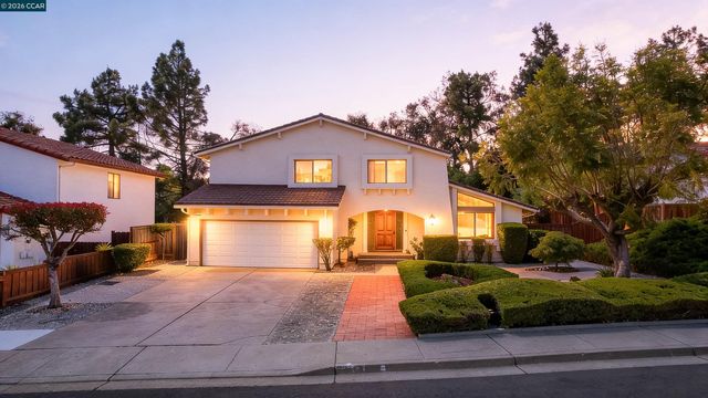121 Violet Rd, Hercules, CA 94547