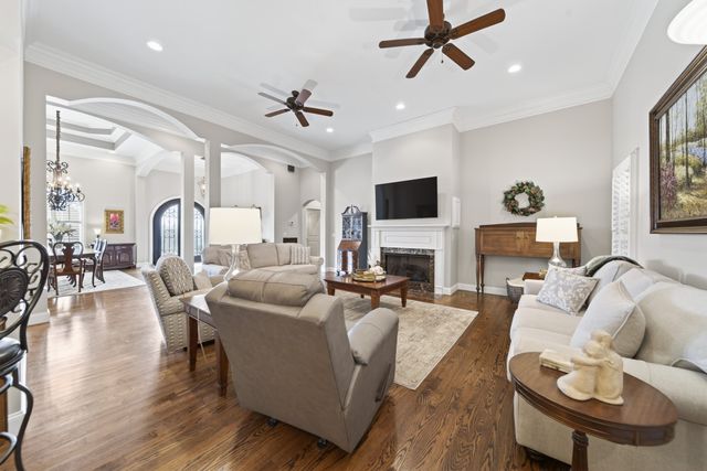 301 Scarsdale Dr, S, Hendersonville, TN 37075