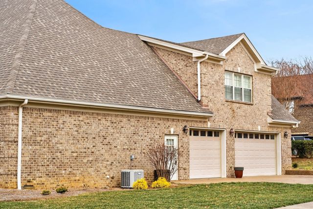 301 Scarsdale Dr, S, Hendersonville, TN 37075