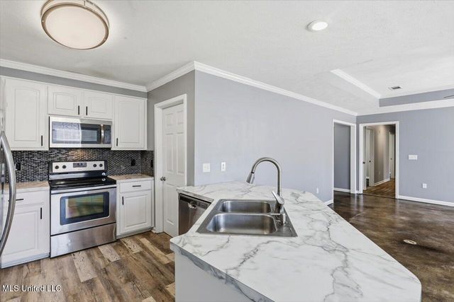 676 Southern Oaks Drive, Florence, MS 39073