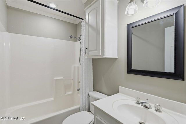 676 Southern Oaks Drive, Florence, MS 39073