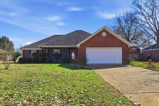 676 Southern Oaks Drive, Florence, MS 39073