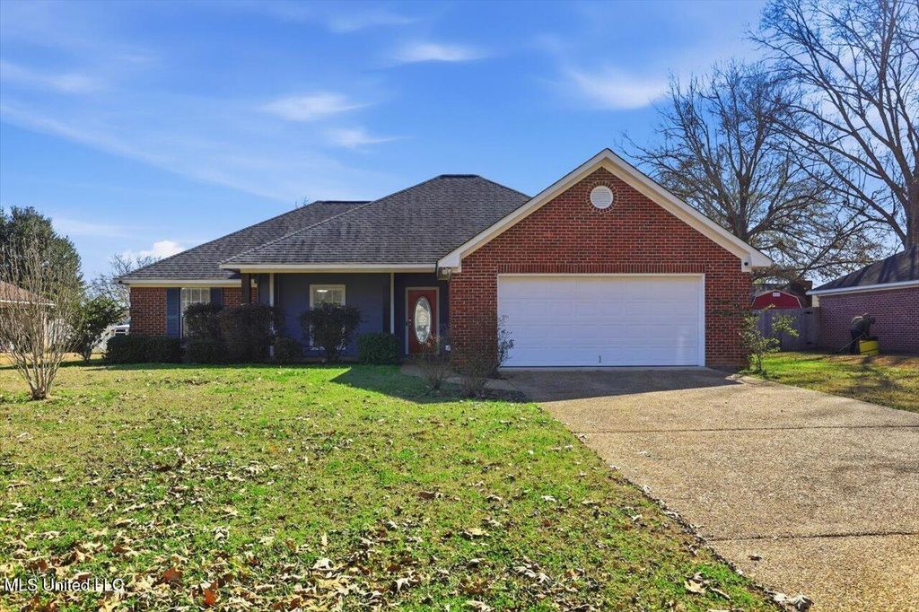 676 Southern Oaks Drive, Florence, MS 39073