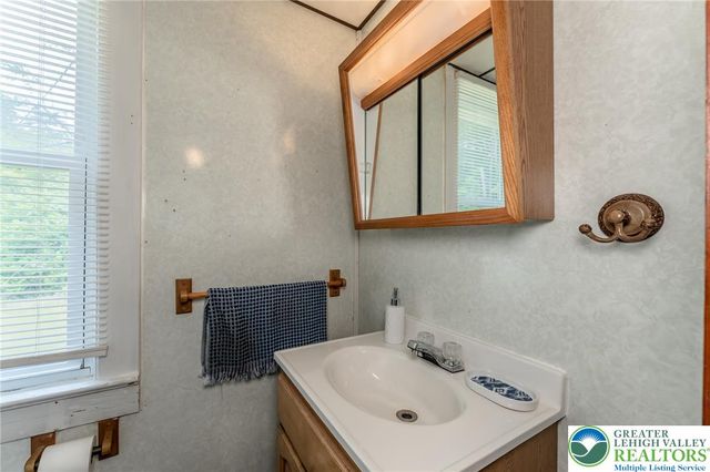 4618 Long Run Road, Franklin Twp, PA 18235