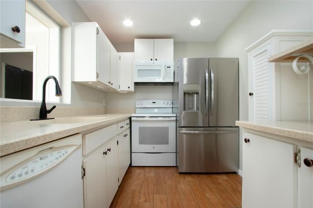 1828 FOXHUNT DRIVE A, Sun City Center, FL 33573