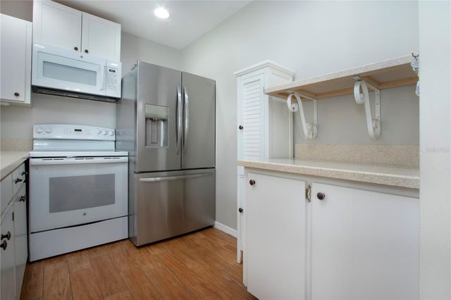 1828 FOXHUNT DRIVE A, Sun City Center, FL 33573