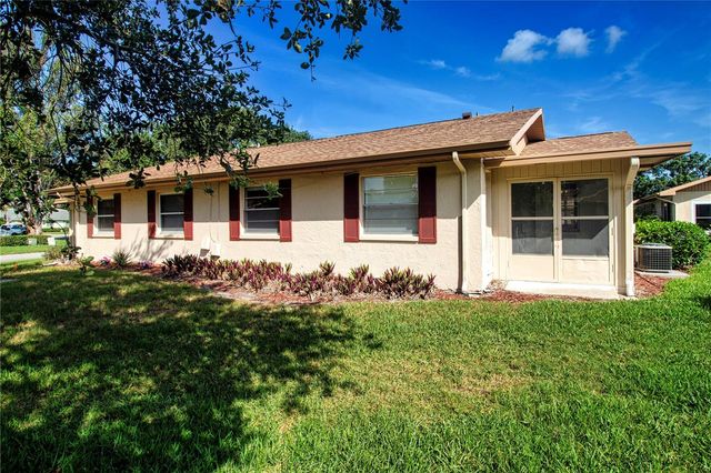 1828 FOXHUNT DRIVE A, Sun City Center, FL 33573