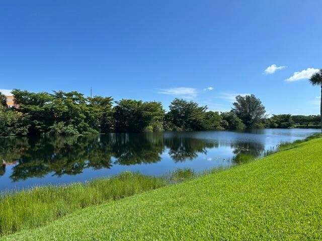 153 Lake Anne Drive, West Palm Beach, FL 33411