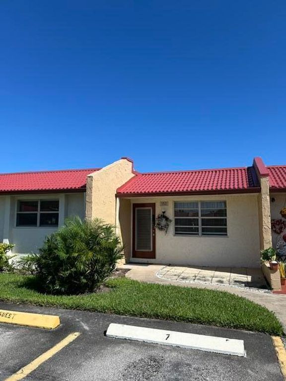 153 Lake Anne Drive, West Palm Beach, FL 33411