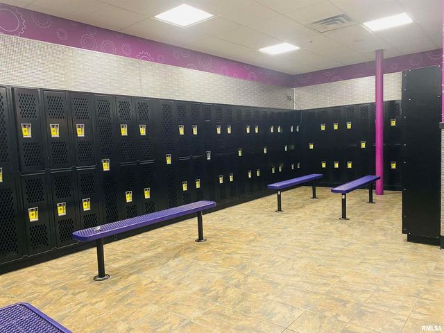 3624 AVENUE OF THE CITIES Avenue, Moline, IL 61265