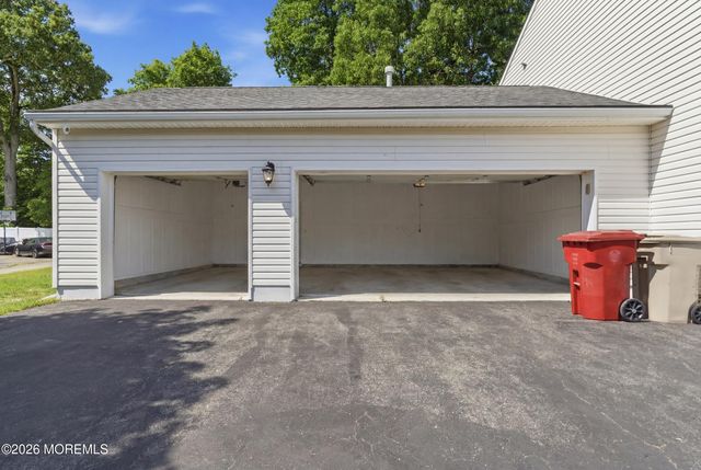 23 Buckley Lane, Bayville, NJ 08721